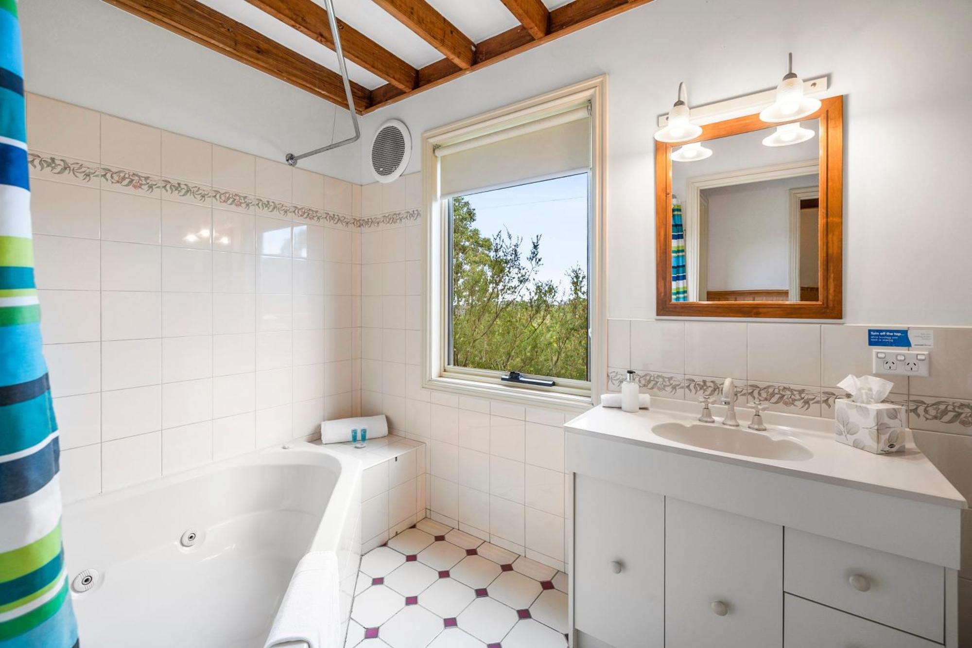 Lorne Bush House Cottages & Eco Retreats Habitación foto